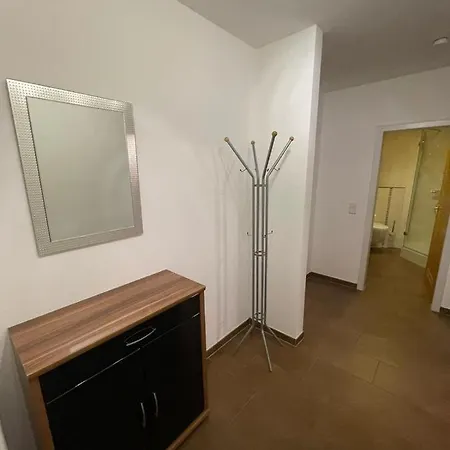 2 Mobliert Zentrale Lage In *