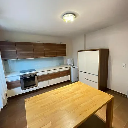 2 Mobliert Zentrale Lage In Keulen